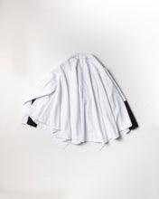Load image into Gallery viewer, MOEK PONCHO JACKET
